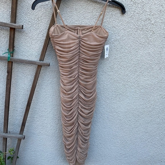 Aritzia Babaton Fabian Luxor Dress in Clay Mask NWT! New With Tags! - Picture 5 of 6